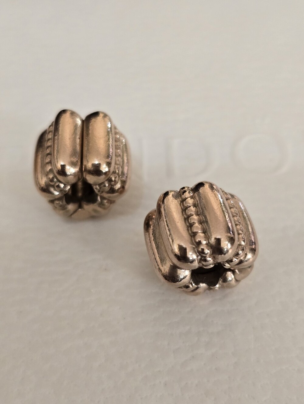 Set Of 2 Pandora Rose Clips. - Picture 2 of 3